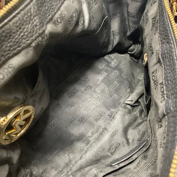 Michael Kors Handbag Pebbled Leather Black Zippers 15x10x5 - Picture 8 of 16